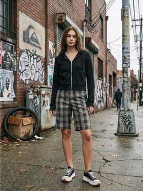 Quiksilver Plaid Chino Walk Shorts Women’s Grey Black Surf Board Y2K Size 27